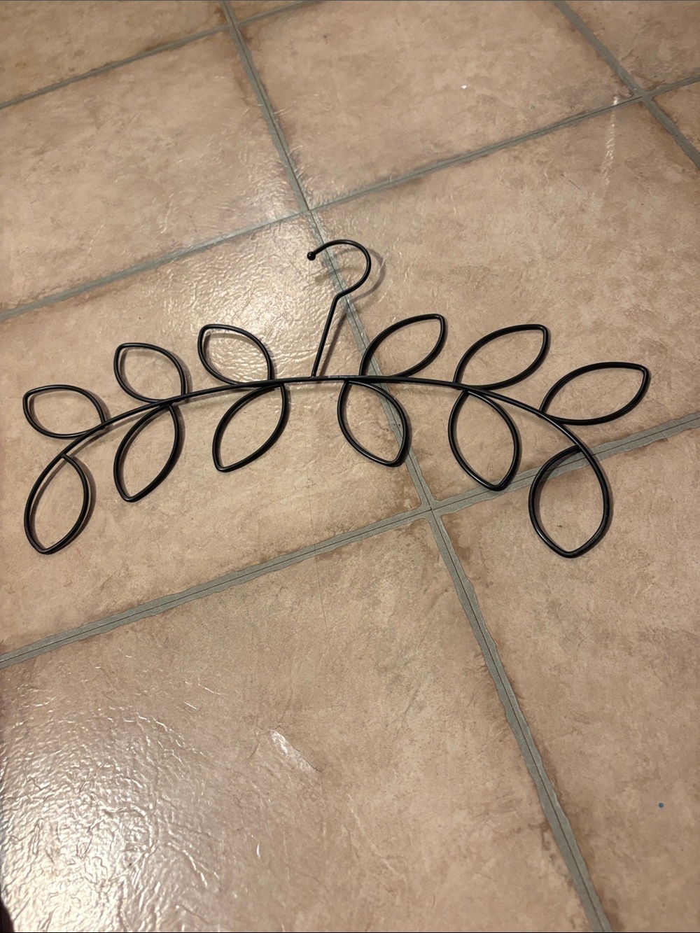 Black Metal Leaf accessory hanger